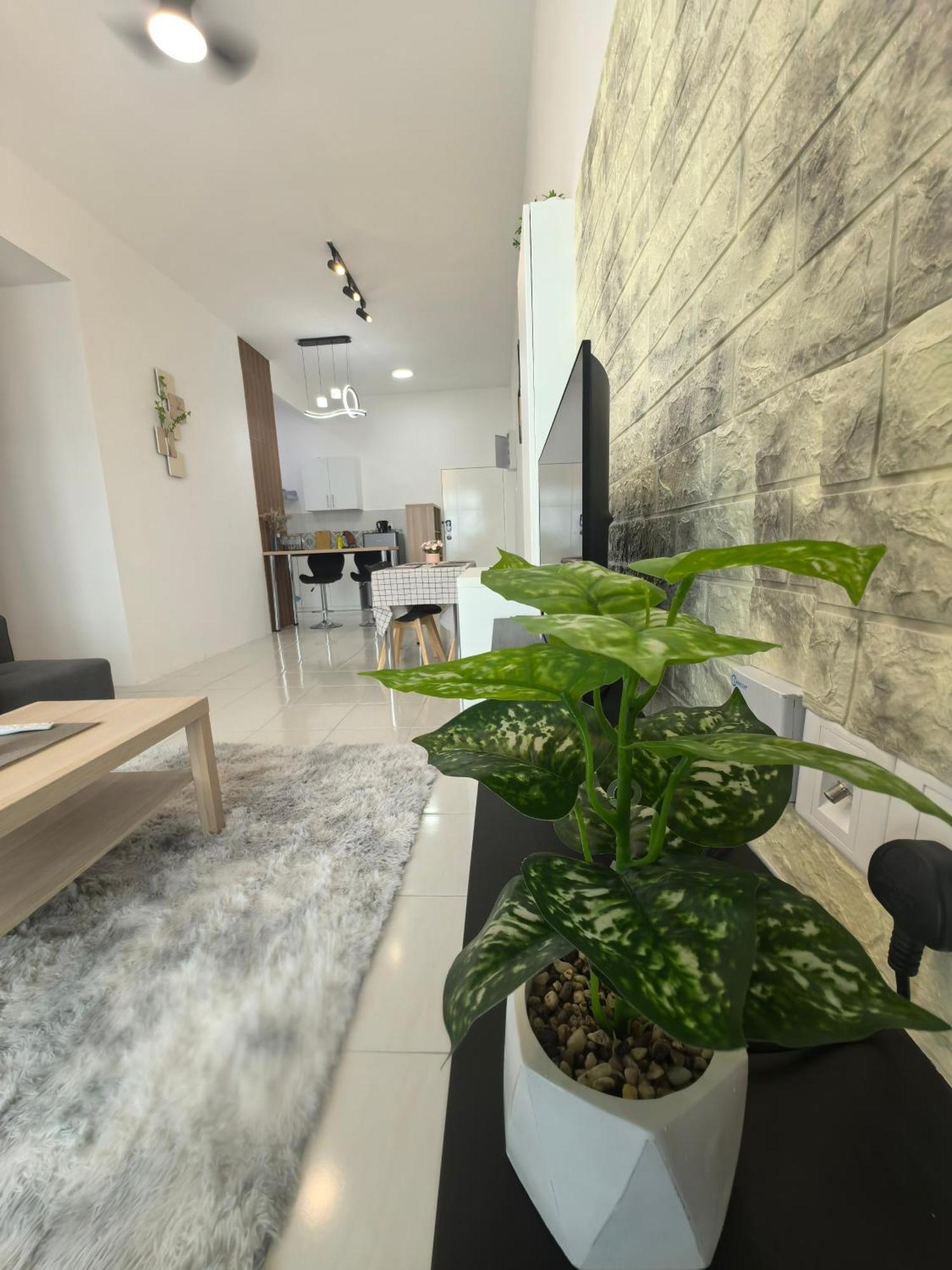 Anderson 3604 Hopesty Apartment *